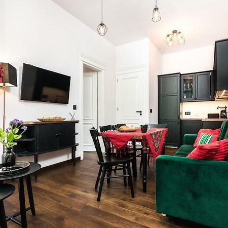 Wooden Horse - New Apartment - Old Town Краков Экстерьер фото